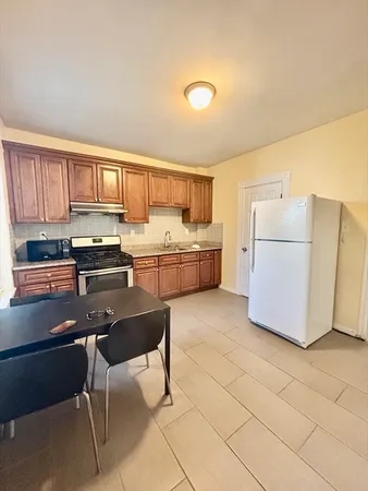 $2,900 | 11 Raven Street, Unit 2, Boston, MA 02125