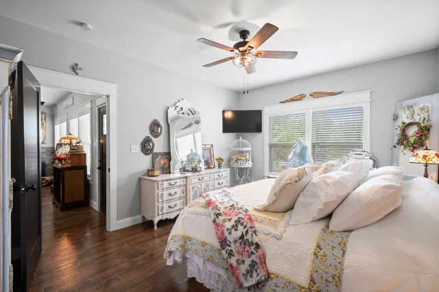 $325,000 | 249 Houston Street, Anderson, TX 77830