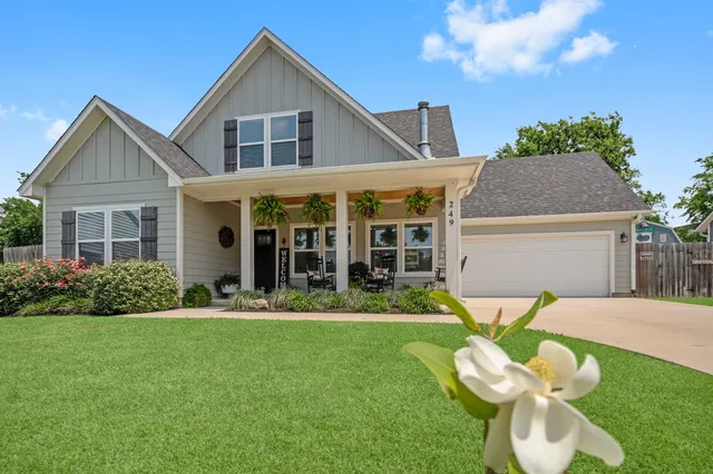 $325,000 | 249 Houston Street, Anderson, TX 77830