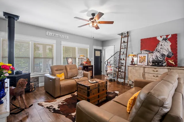 $325,000 | 249 Houston Street, Anderson, TX 77830