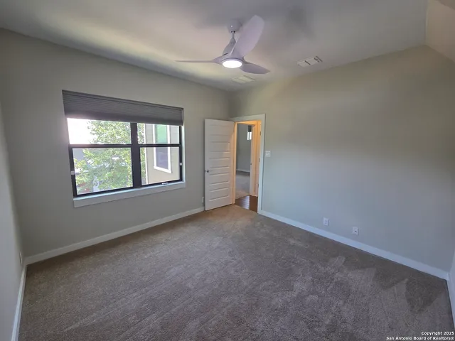 $2,195 | 631 Burleson, San Antonio, TX 78202