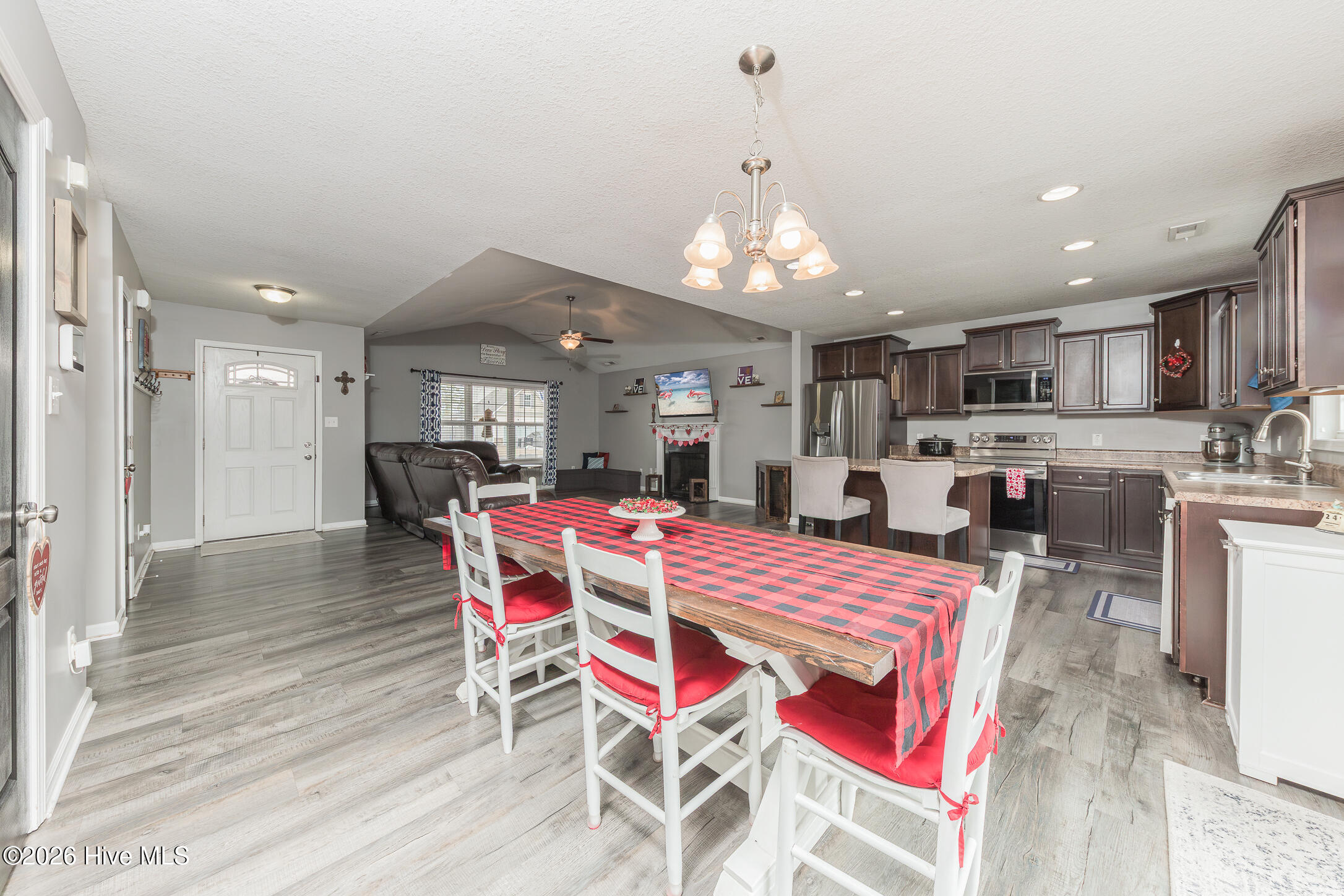 707 Appling Court Jacksonville, NC 28546 - Photo 13 of 57 13KITCHEN