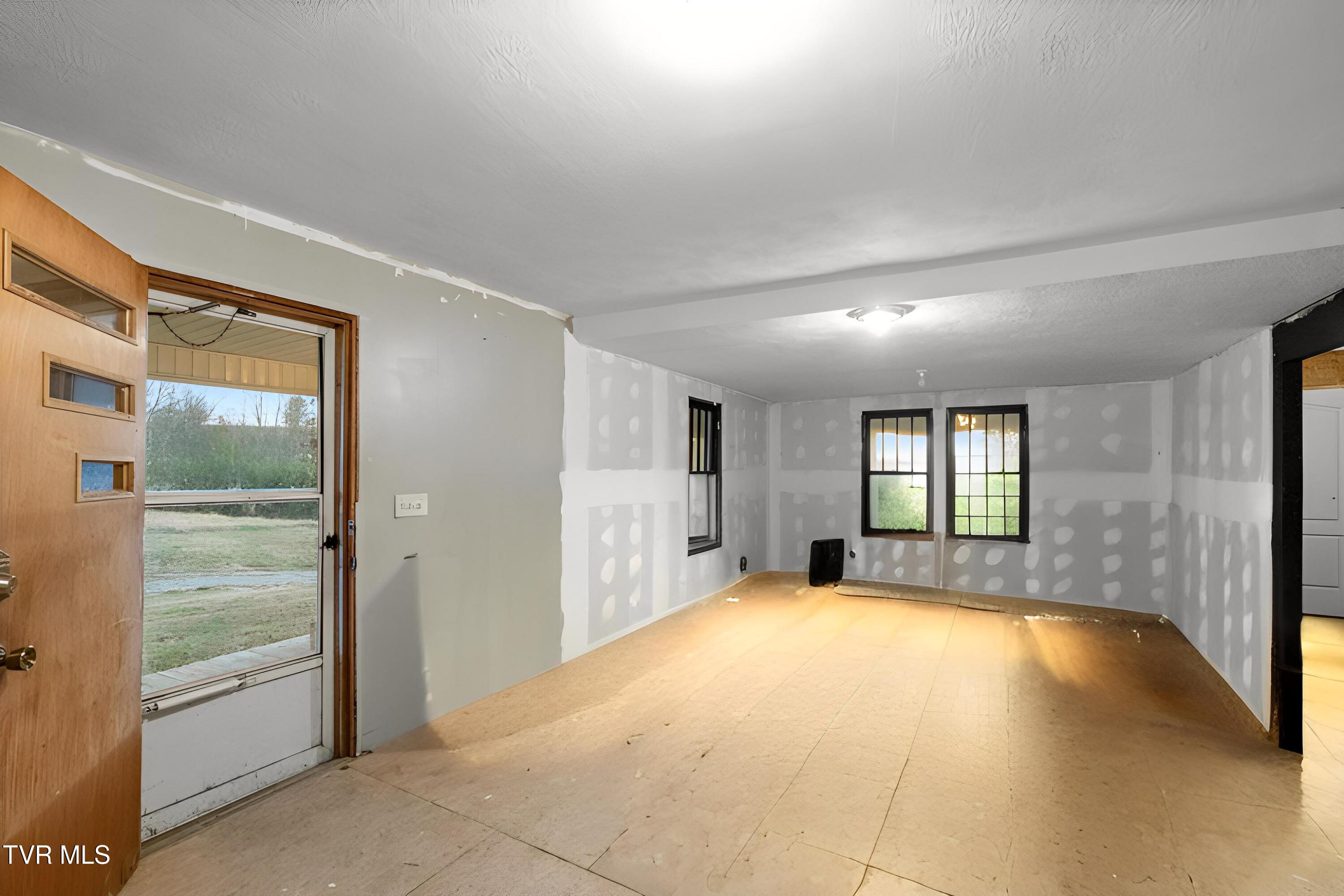 840 Bright Hope Road Greeneville, TN 37743 - Photo 3 of 48 DSC02163 - Furniture removed - 0 (1)