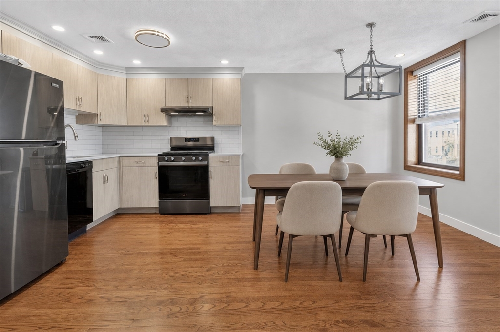 269 North Street, Unit 2 Boston, MA 02113 - Photo 2 of 9