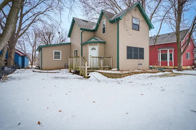 $299,900 | 23250 Northfield Boulevard, Hampton, MN 55031