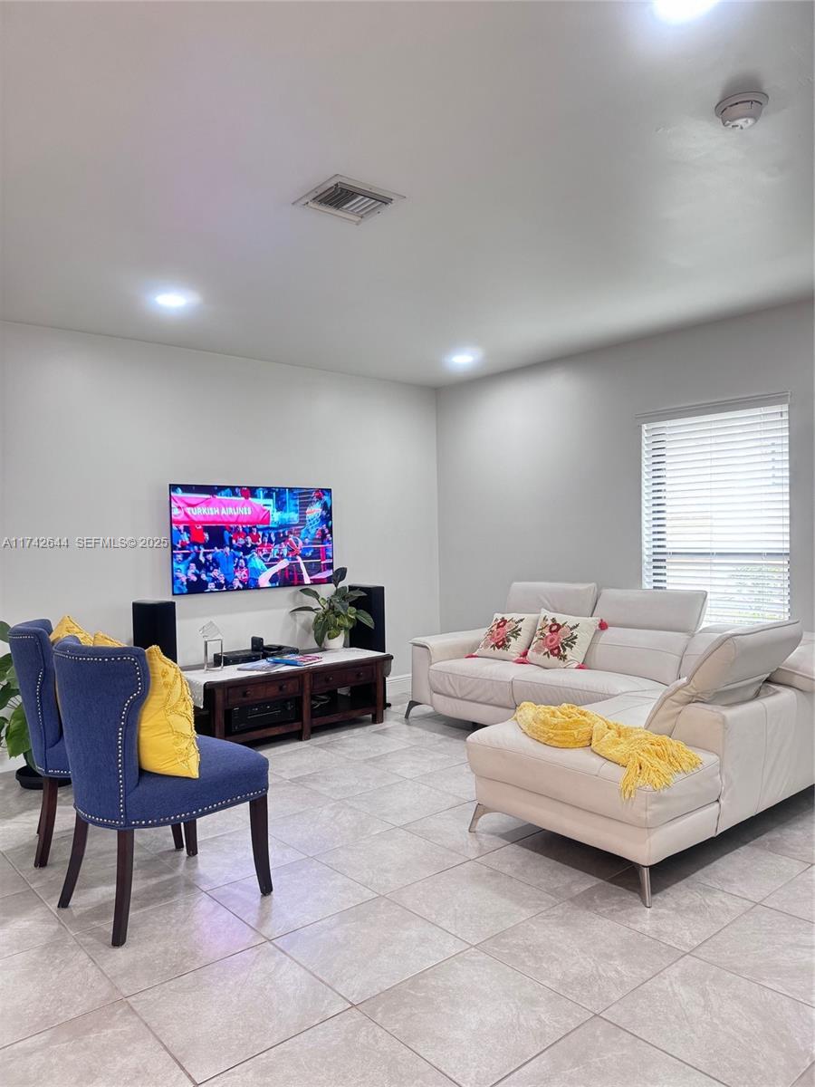11545 Southwest 109th Road, Unit 25Z Miami, FL 33176 - Photo 9 of 39 Gallery Image 9