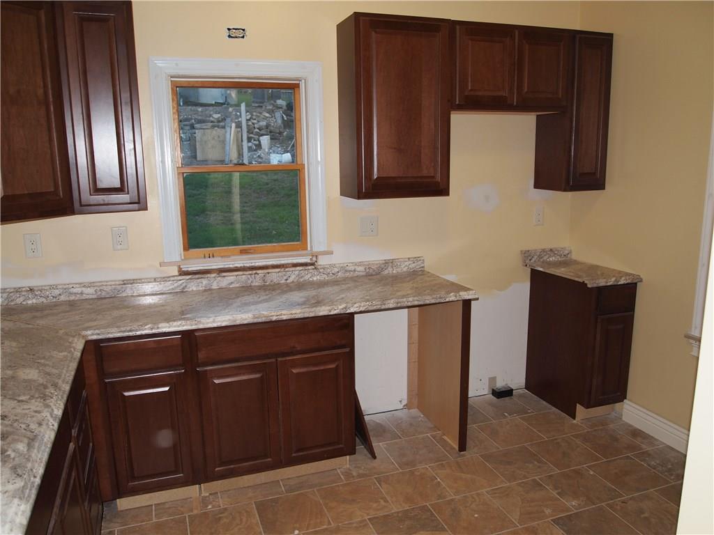 1838 Devonshire Road Coraopolis, PA 15108 - Photo 5 of 10 Gallery Image 5