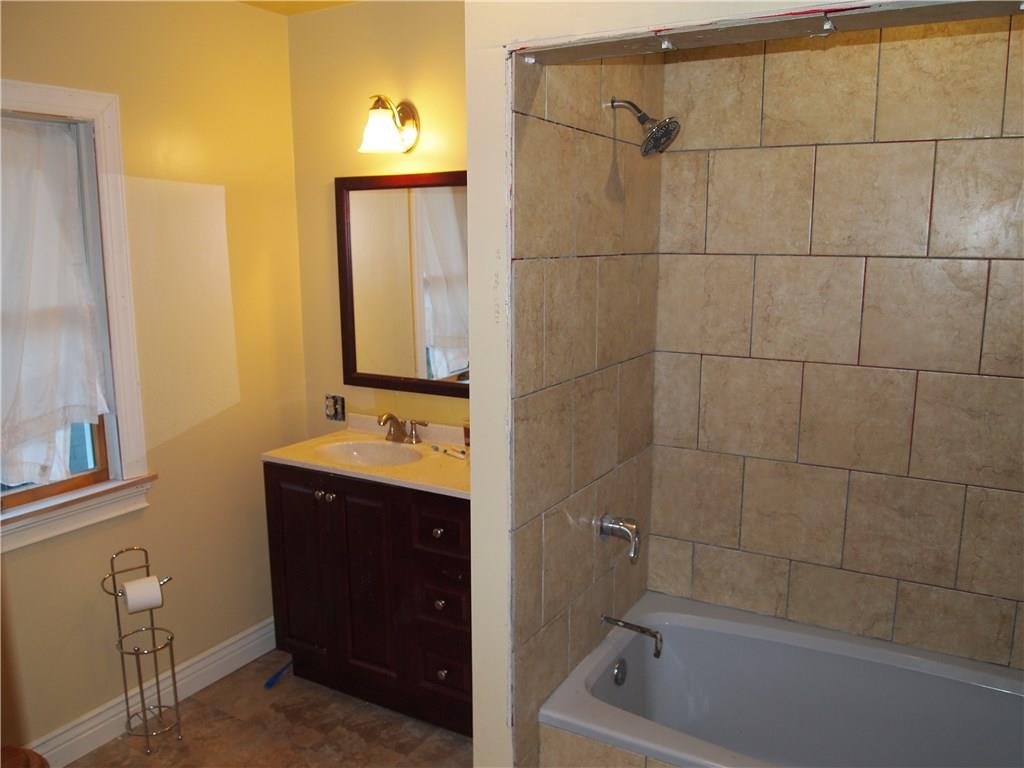 1838 Devonshire Road Coraopolis, PA 15108 - Photo 8 of 10 Gallery Image 8