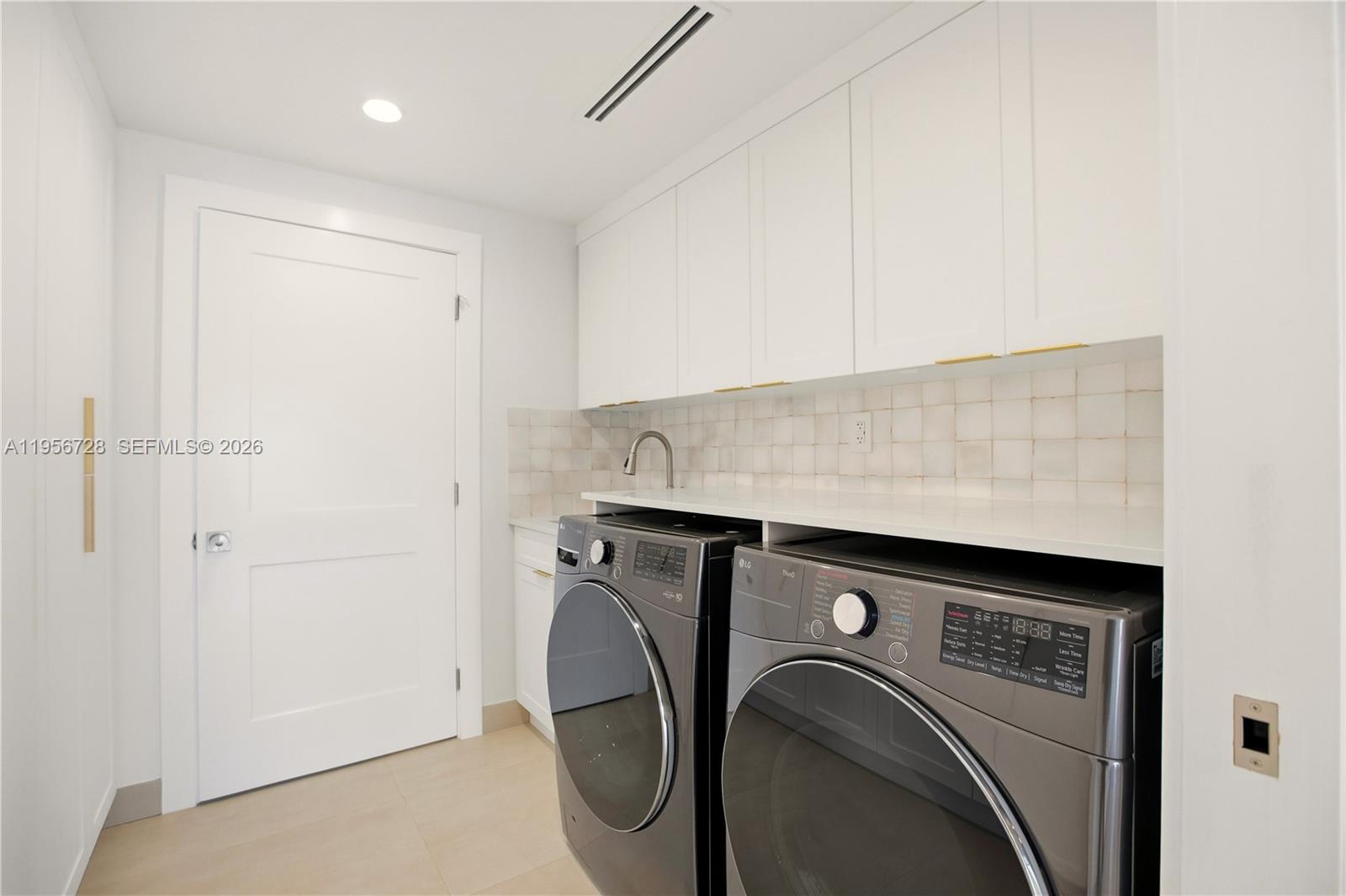 7238 Jacaranda Lane, Unit 7238 Miami Lakes, FL 33014 - Photo 22 of 30