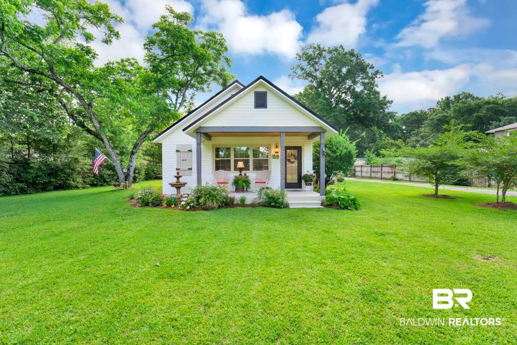 58 North Ingleside Street Fairhope, AL 36532 - Photo 2 of 32