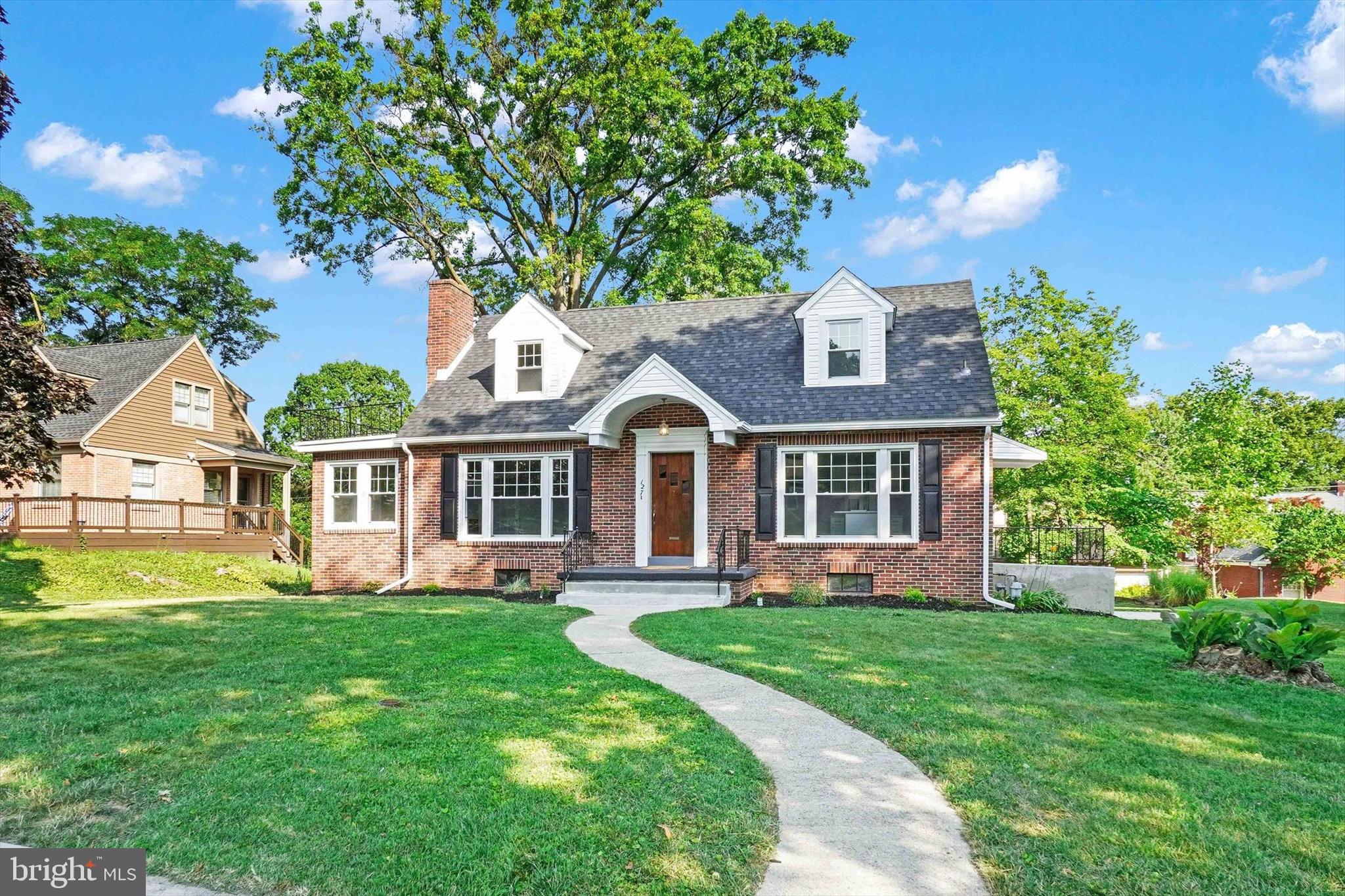 127 Irving Road York, PA 17403 - Photo 3 of 28 Gallery Image 3