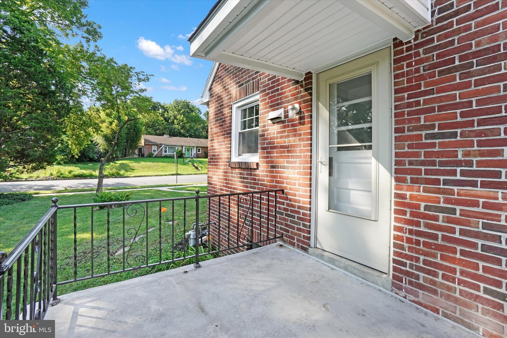127 Irving Road York, PA 17403 - Photo 6 of 28 Gallery Image 6