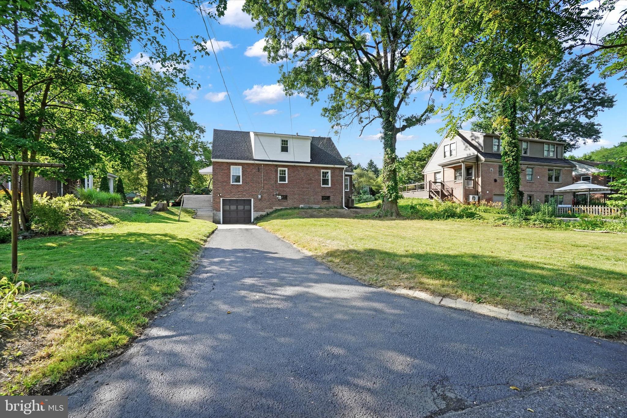 127 Irving Road York, PA 17403 - Photo 8 of 28 Gallery Image 8