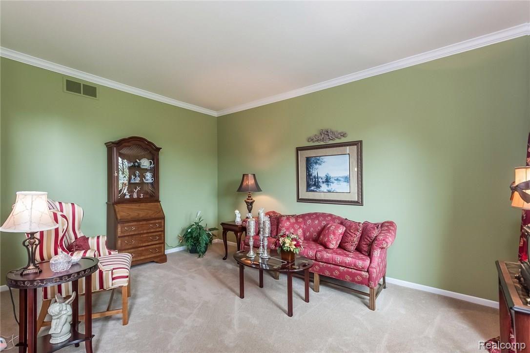 1157 Krista Court Rochester, MI 48307 - Photo 15 of 39 007-4095359-medium.jpg