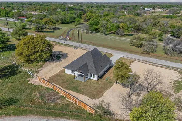 $550,000 | 1501 Rider, Azle, TX 76020