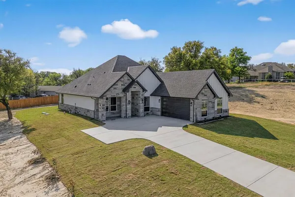 $550,000 | 1501 Rider, Azle, TX 76020