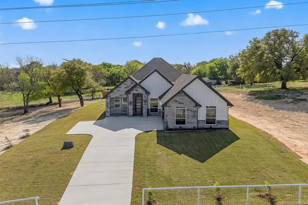 $550,000 | 1501 Rider, Azle, TX 76020