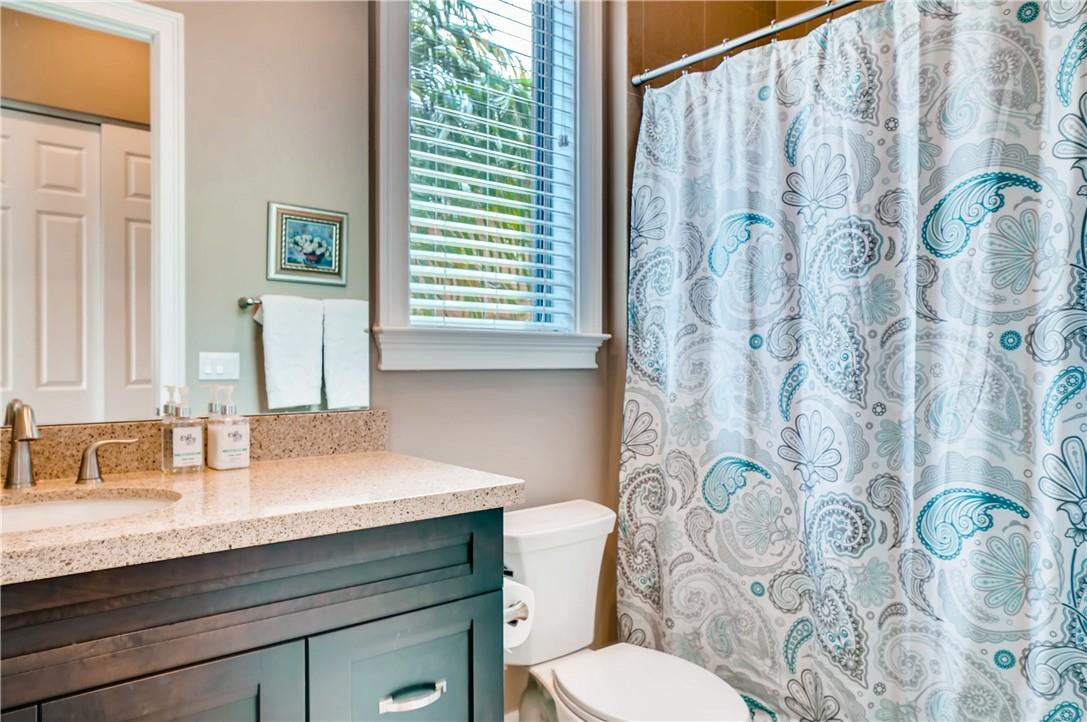 17888 Key Vista Way Boca Raton, FL 33496 - Photo 30 of 50 3rd bedroom bathroom