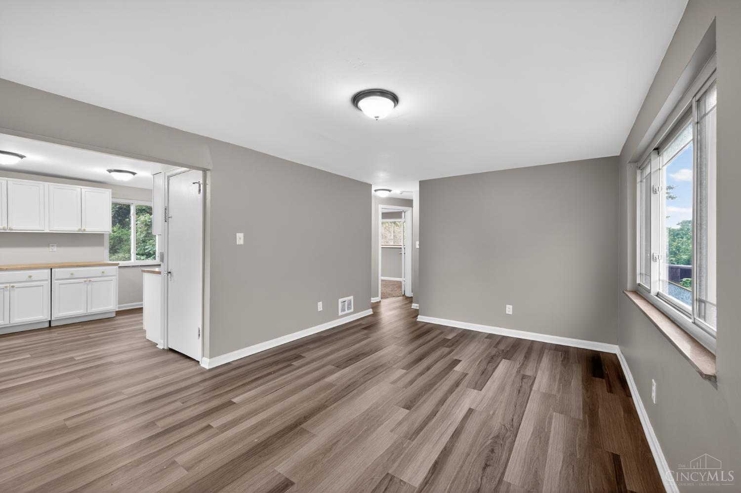 6331 Stover Avenue Golf Manor, OH 45237 - Photo 6 of 29