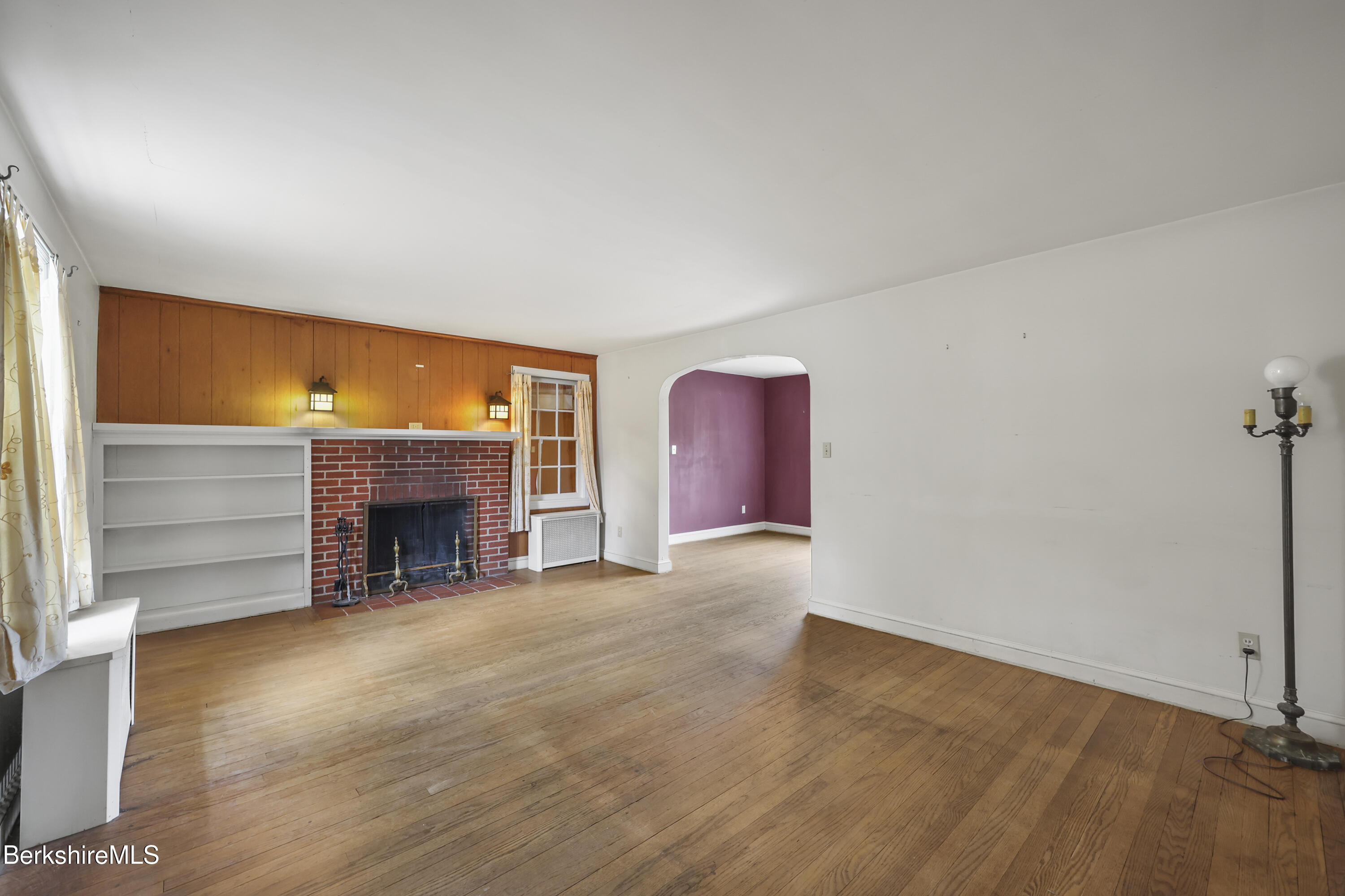 32 Jason Street Pittsfield, MA 01201 - Photo 1 of 27 Living Room