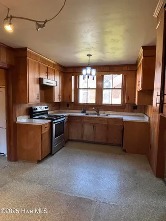 $175,000 | 201 North Main Street, Winton, NC 27986