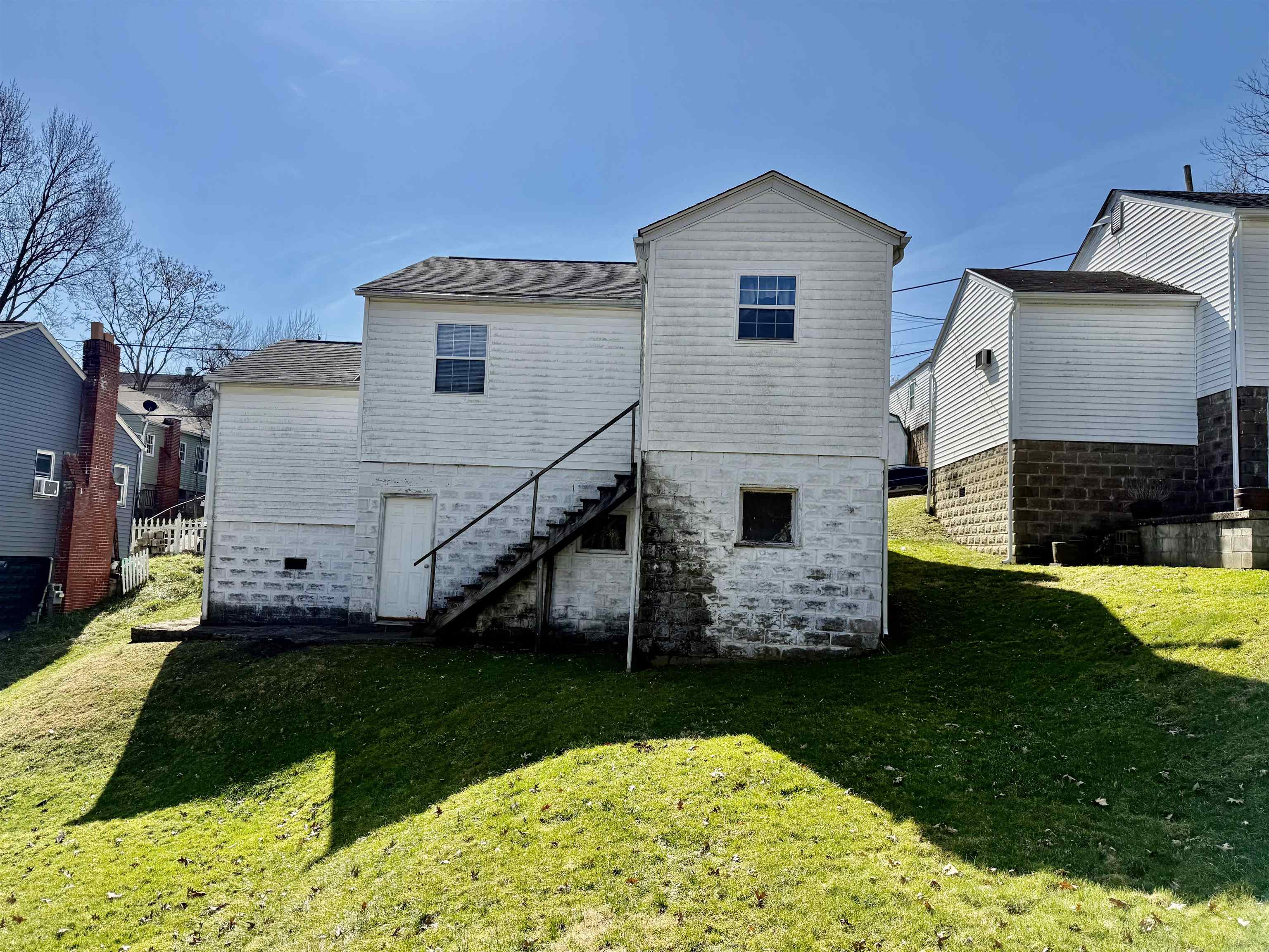 2960 Rice Avenue Huntington, WV 25705 - Photo 4 of 20