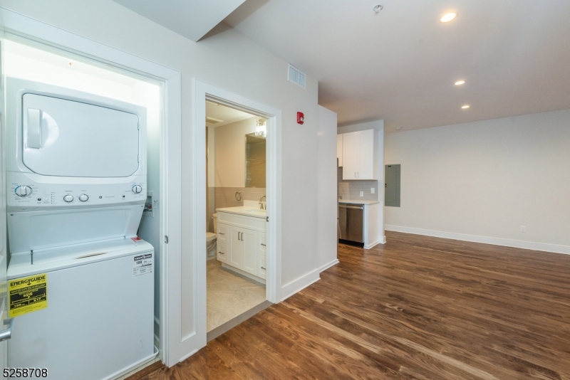 16 Waverly Place, Unit B Madison, NJ 07940 - Photo 5 of 13