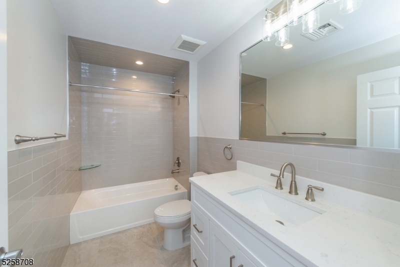 16 Waverly Place, Unit B Madison, NJ 07940 - Photo 9 of 13