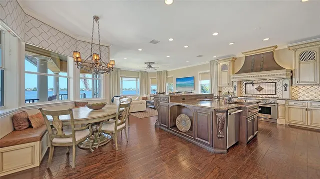 $4,500,000 | 7342 Captain Kidd Avenue, Sarasota, FL 34231