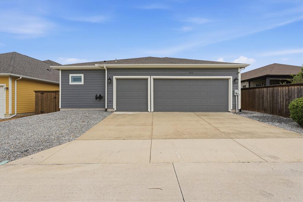 8713 Homestead Boulevard Rowlett, TX 75089 - Photo 22 of 28 a view of garage