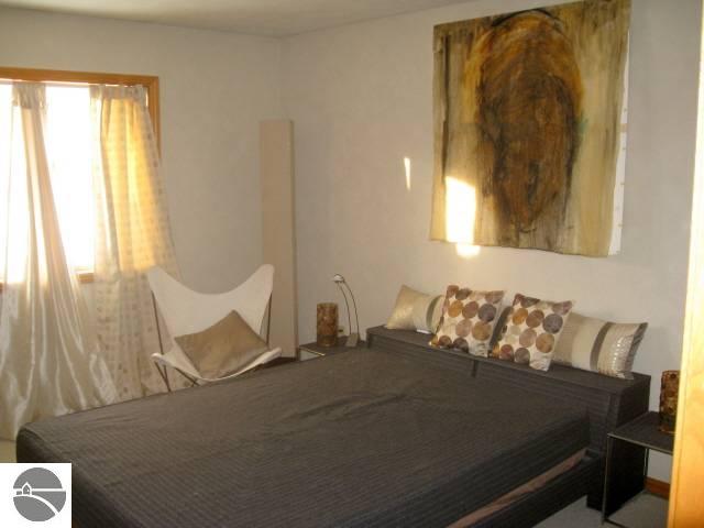 1045 Piccadilly Road Traverse City, MI 49685 - Photo 8 of 18 1722759-7.JPG