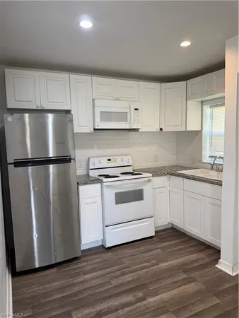 $900 | 1189 North Tamiami Trail, Unit L, North Fort Myers, FL 33903