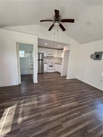 $900 | 1189 North Tamiami Trail, Unit L, North Fort Myers, FL 33903