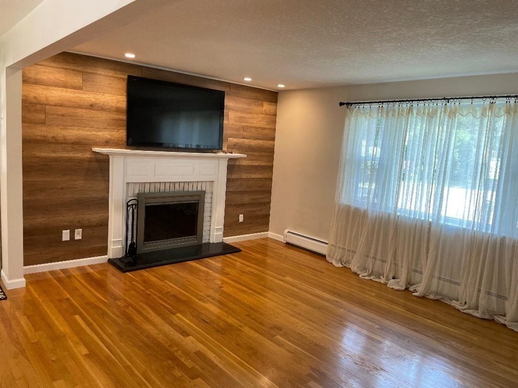 84 Forest Road Agawam, MA 01001 - Photo 7 of 39 Gallery Image 7