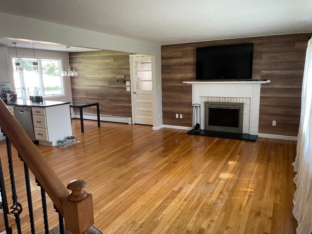 84 Forest Road Agawam, MA 01001 - Photo 8 of 39 Gallery Image 8