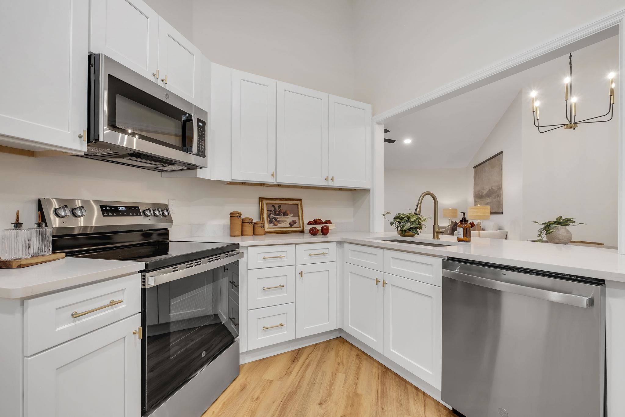 1638 Folkstone Road Tallahassee, FL 32312 - Photo 4 of 29