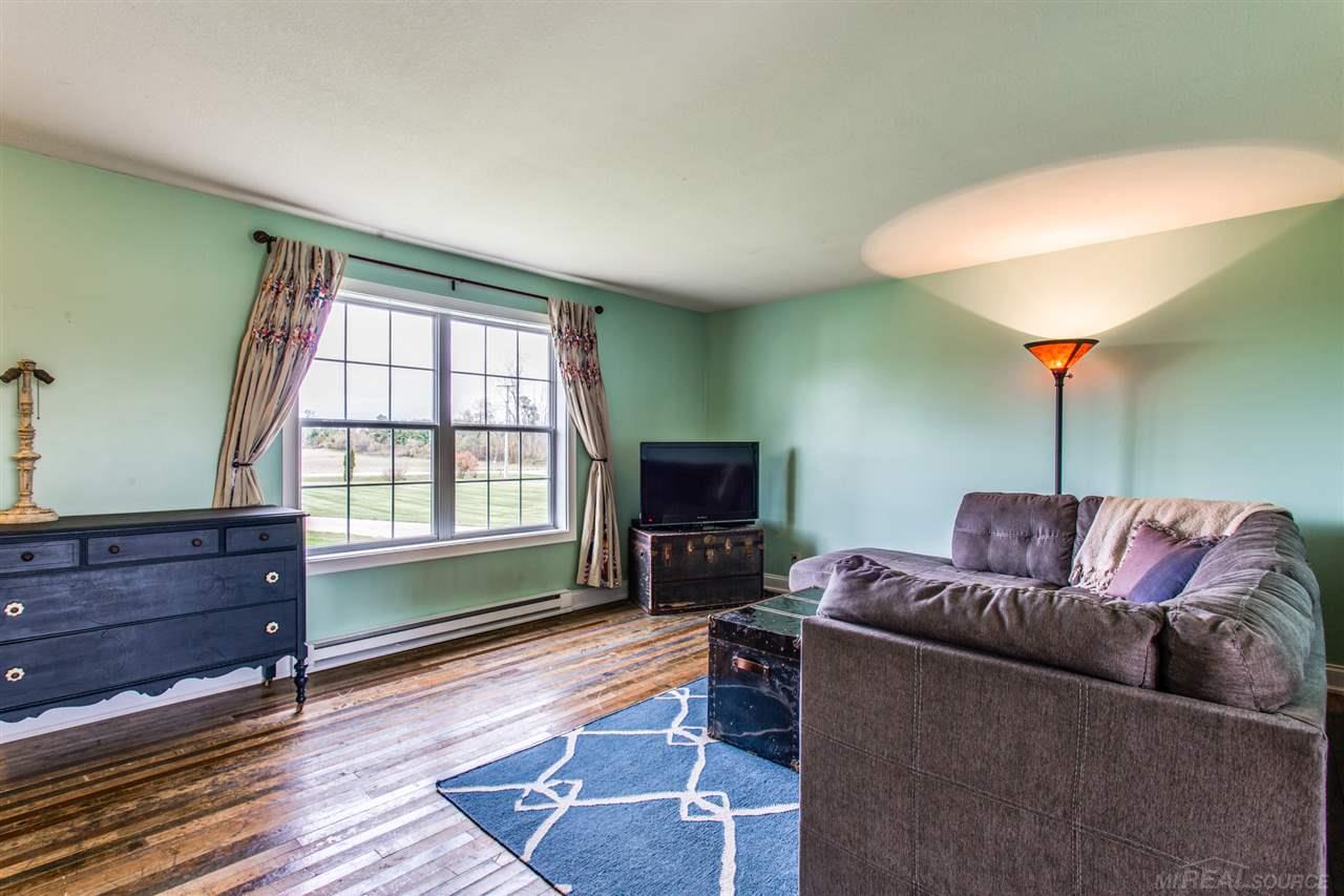 5596 Aitken Road Croswell, MI 48422 - Photo 6 of 33 Living Room