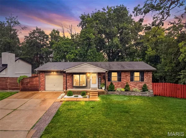 $299,900 | 347 Lillian Avenue, St. Louis, MO 63122