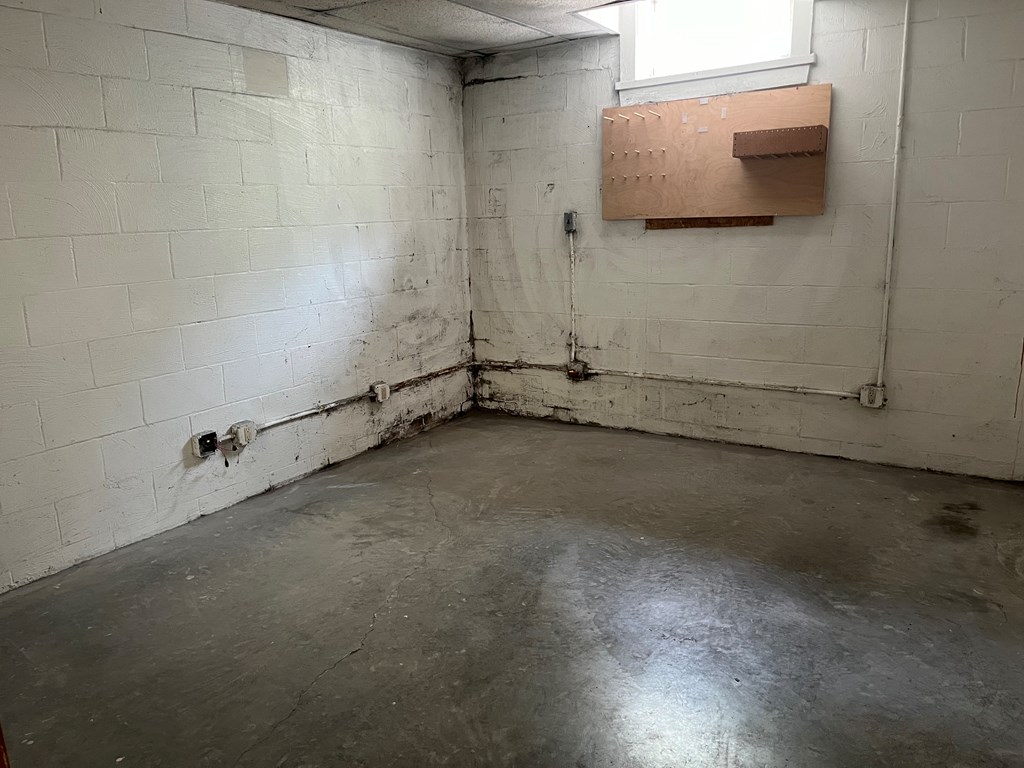 823 West Spring Street Titusville, PA 16354 - Photo 41 of 43 a view of a room with an empty space