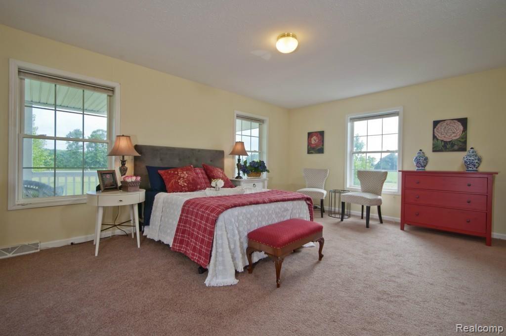 9500 Trinkle Road Dexter, MI 48130 - Photo 5 of 37 Master1.jpg