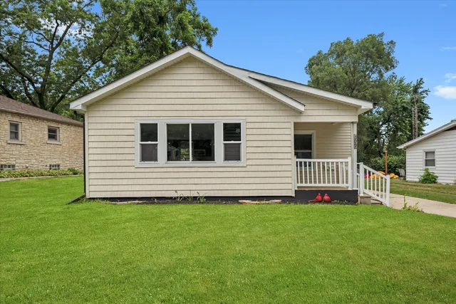 $258,000 | 309 Southeast Circle Drive, Joliet, IL 60433