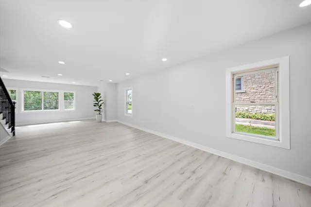 $258,000 | 309 Southeast Circle Drive, Joliet, IL 60433