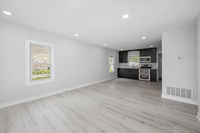 $258,000 | 309 Southeast Circle Drive, Joliet, IL 60433