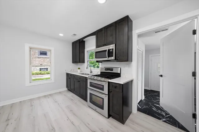 $258,000 | 309 Southeast Circle Drive, Joliet, IL 60433