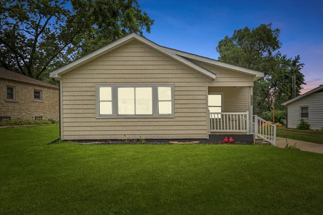 $258,000 | 309 Southeast Circle Drive, Joliet, IL 60433