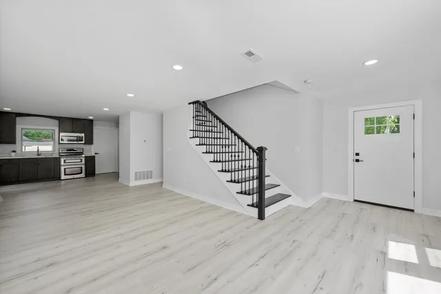 $258,000 | 309 Southeast Circle Drive, Joliet, IL 60433