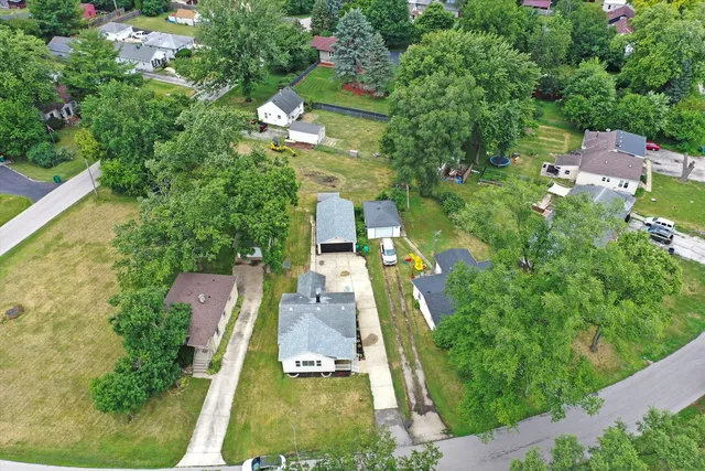 $258,000 | 309 Southeast Circle Drive, Joliet, IL 60433