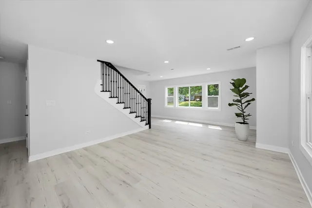 $258,000 | 309 Southeast Circle Drive, Joliet, IL 60433