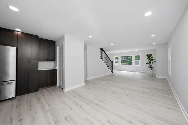 $258,000 | 309 Southeast Circle Drive, Joliet, IL 60433