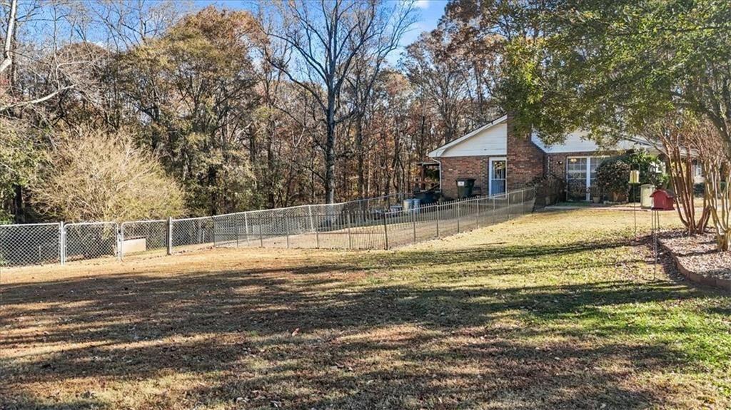 13355 Holly Road Roswell, GA 30075 - Photo 11 of 42